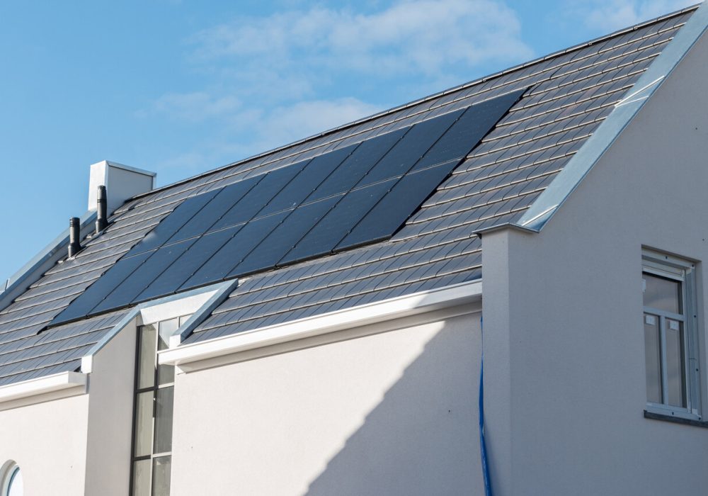 newly-build-houses-with-solar-panels-attached-on-t-2023-11-27-05-15-53-utc_Easy-Resize.com
